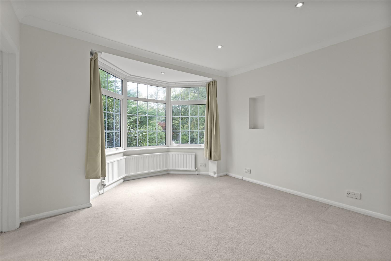 Woodlands Close, Ascot